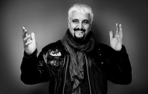 Scopri di più sull'articolo Pino Daniele: il 9 giugno esce il nuovo album “Nero a metà live”